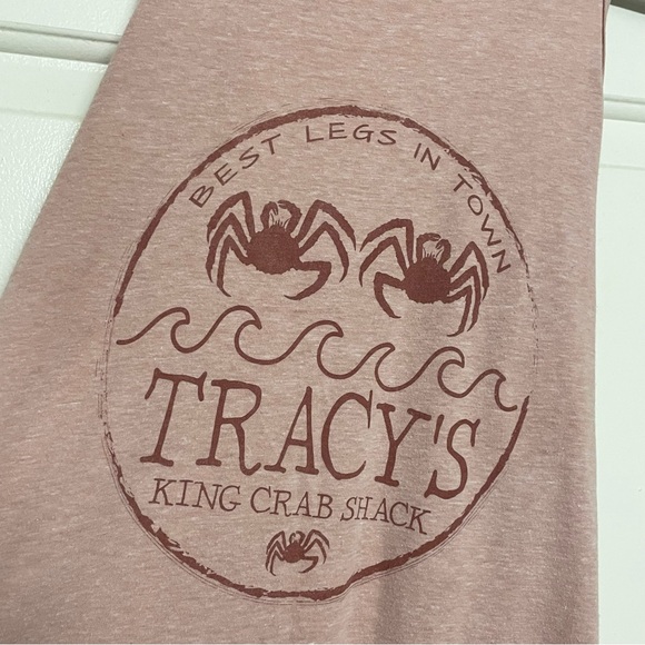 Tracy's King Crab Shack (Located In Juneau, Alaska) Tank Top In Pink Heather - Picture 4 of 10